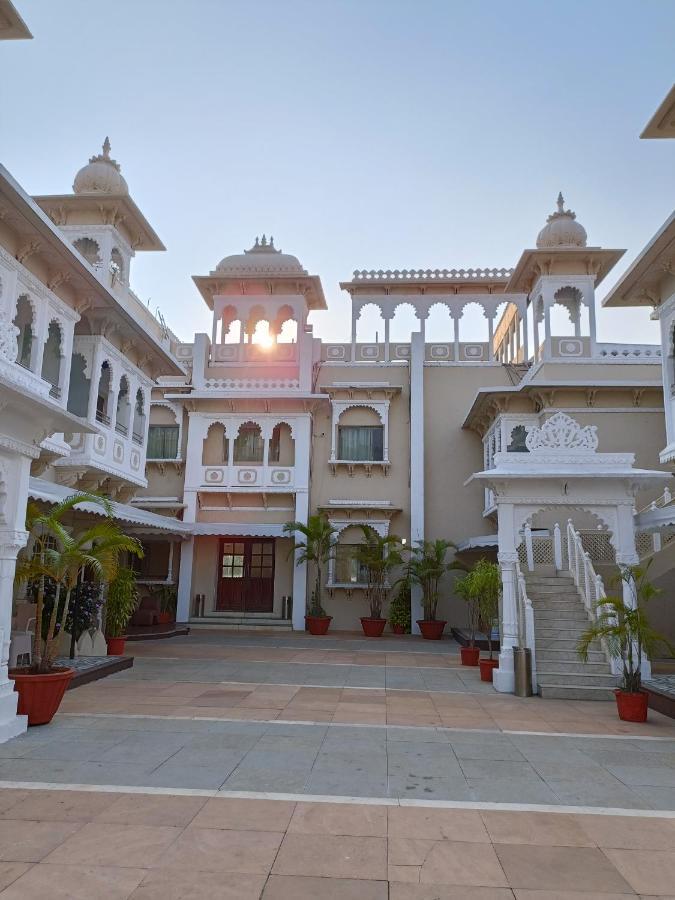 Hotel Gautam 罗纳瓦拉 外观 照片